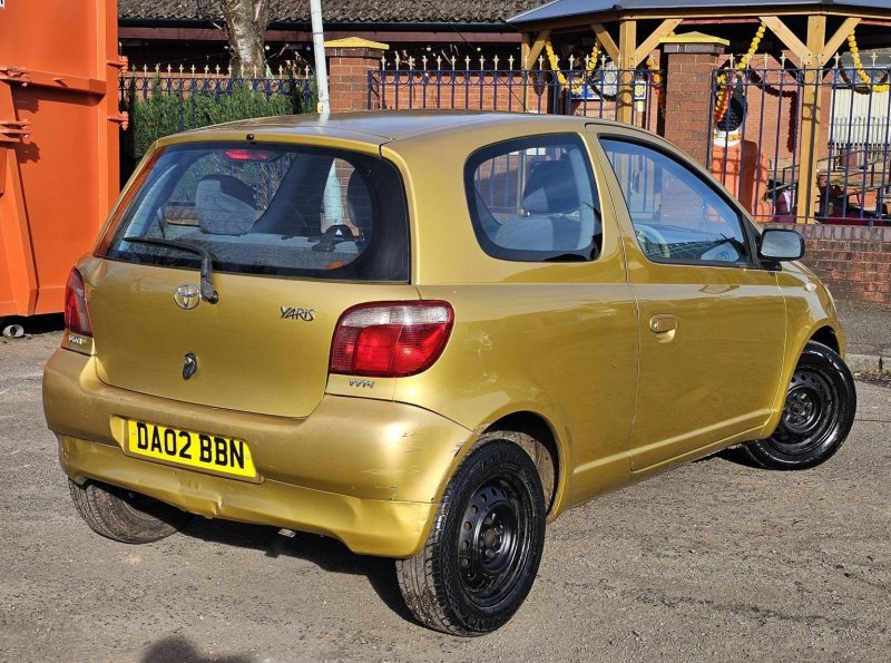 TOYOTA YARIS