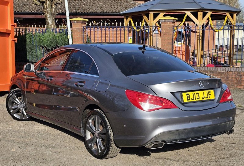 MERCEDES-BENZ CLA
