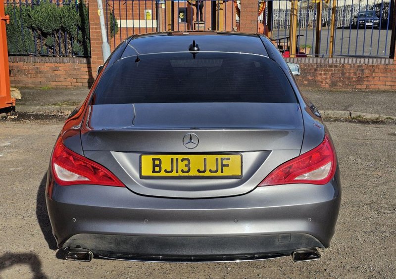 MERCEDES-BENZ CLA