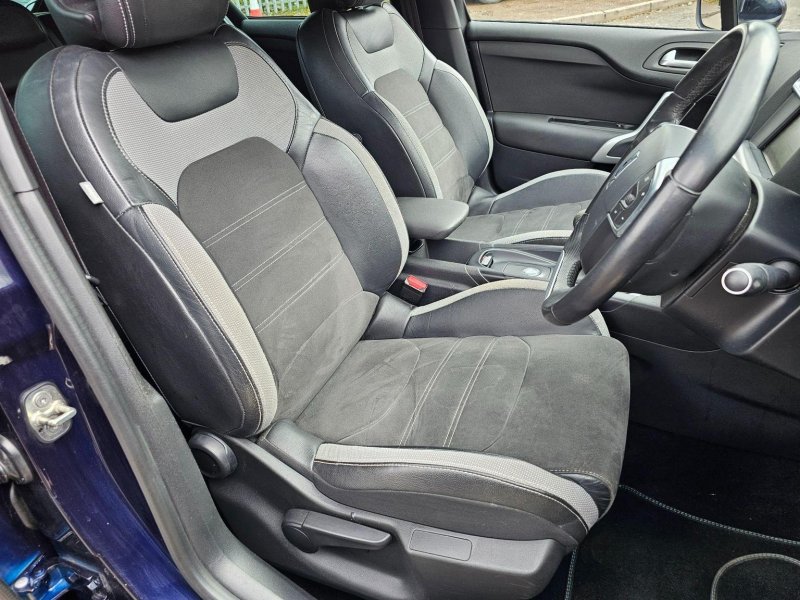 DS AUTOMOBILES DS 4