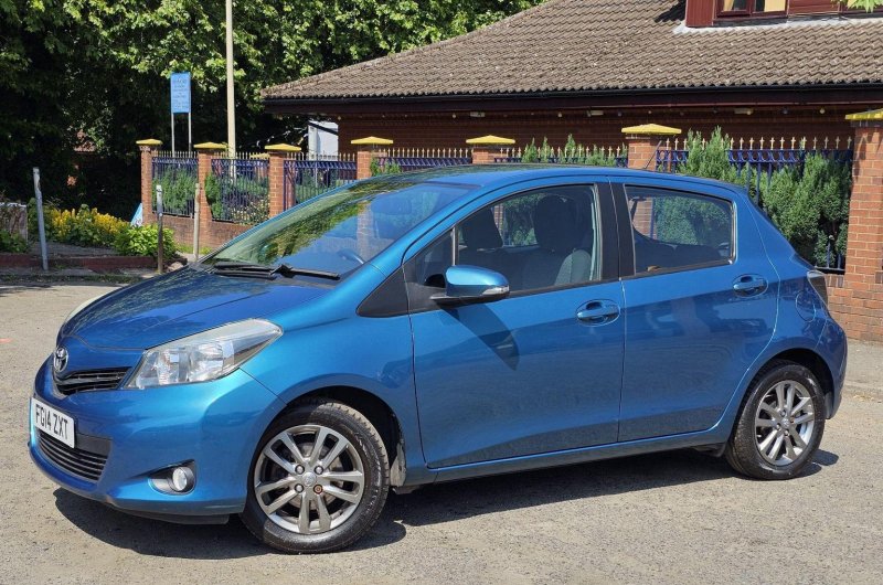 TOYOTA YARIS