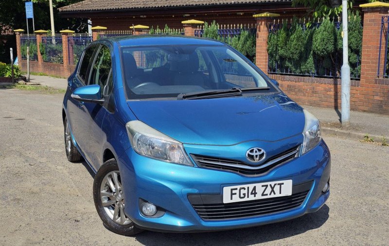 TOYOTA YARIS