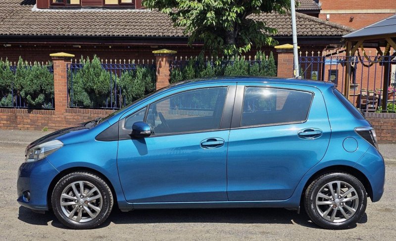 TOYOTA YARIS