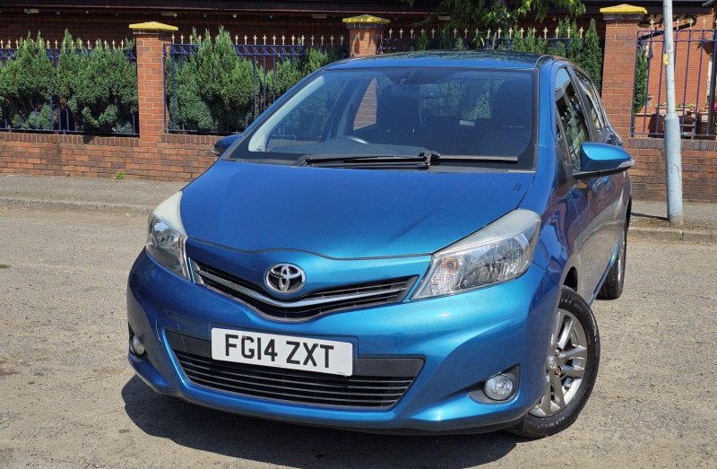 TOYOTA YARIS