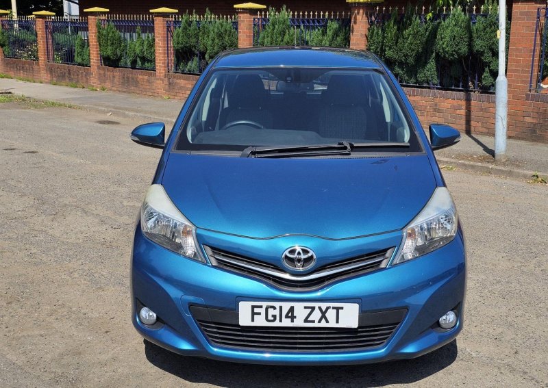 TOYOTA YARIS