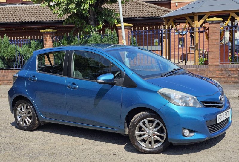 TOYOTA YARIS