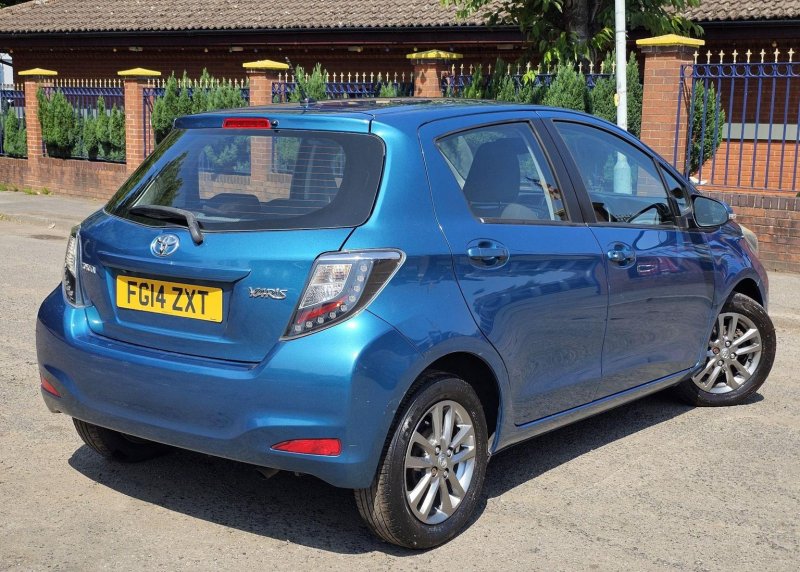 TOYOTA YARIS