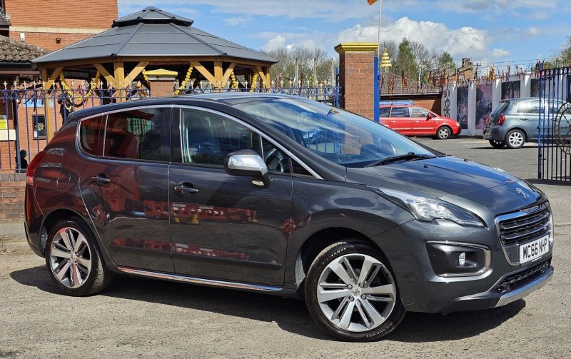 PEUGEOT 3008