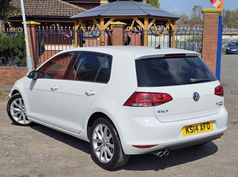 VOLKSWAGEN GOLF