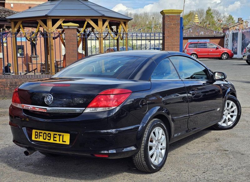 VAUXHALL ASTRA