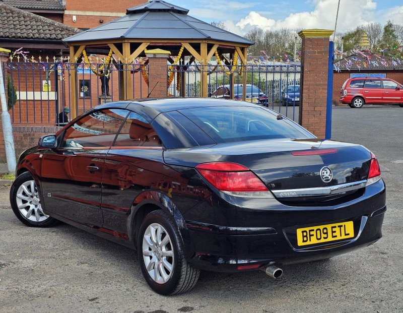 VAUXHALL ASTRA