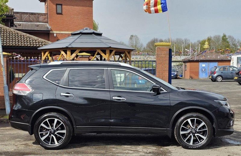 NISSAN X-TRAIL