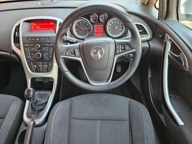 VAUXHALL ASTRA