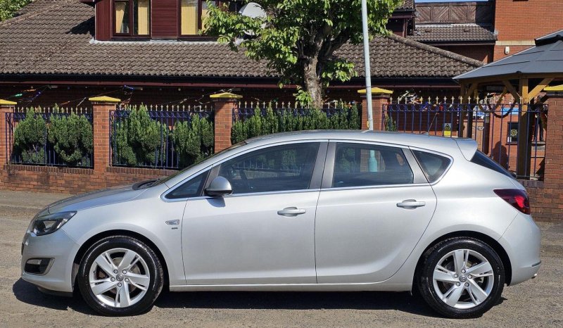 VAUXHALL ASTRA