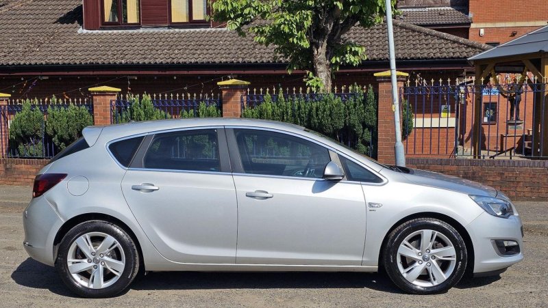 VAUXHALL ASTRA