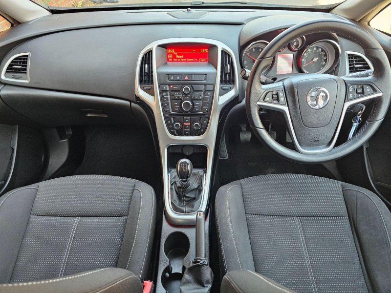VAUXHALL ASTRA