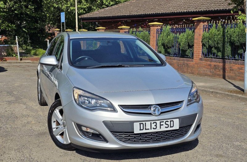 VAUXHALL ASTRA