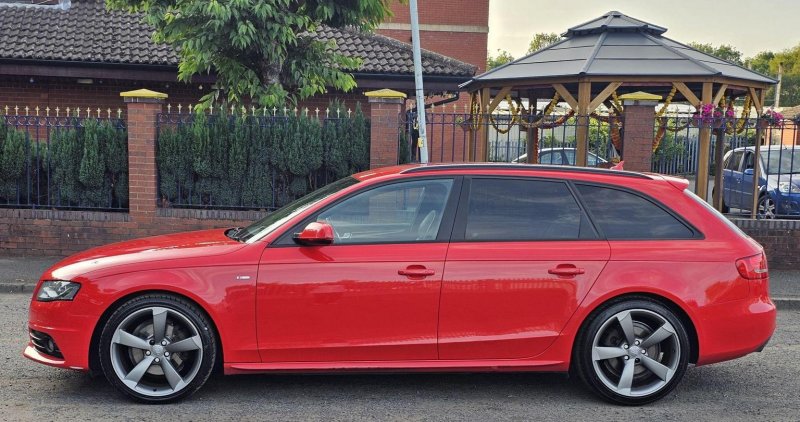 AUDI A4 AVANT
