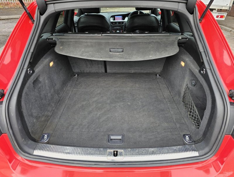AUDI A4 AVANT