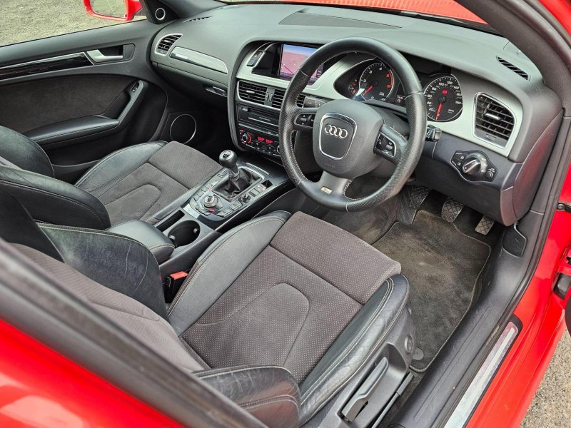 AUDI A4 AVANT