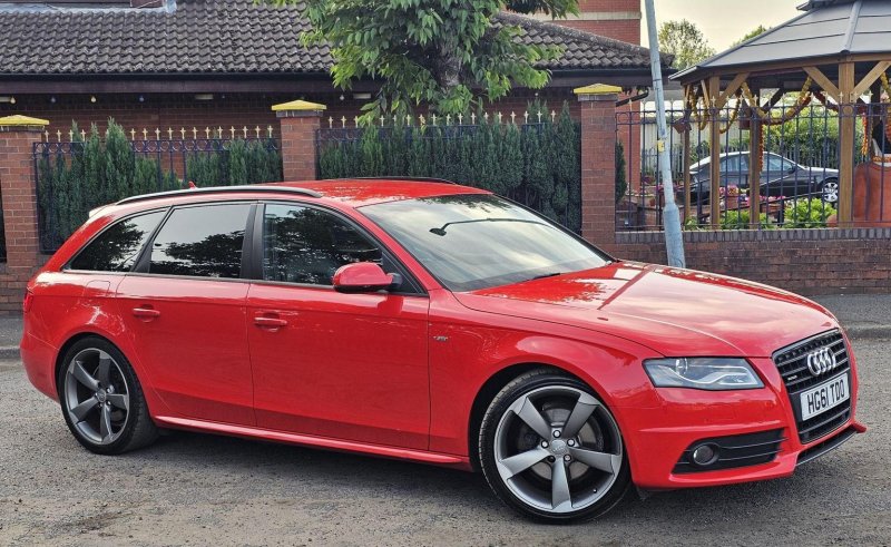 AUDI A4 AVANT