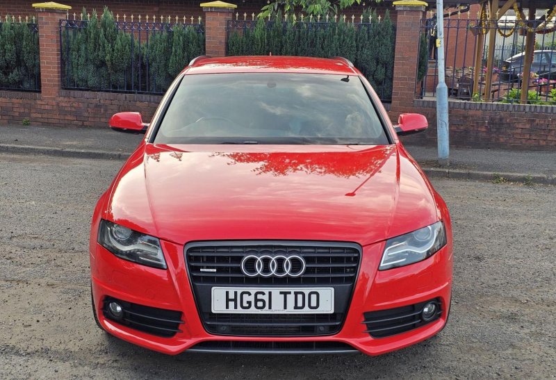 AUDI A4 AVANT