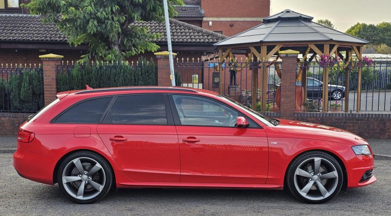 AUDI A4 AVANT