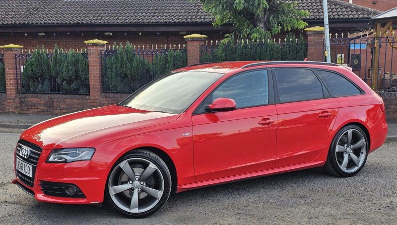 AUDI A4 AVANT
