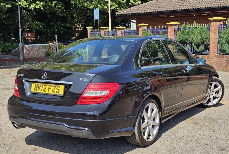 MERCEDES-BENZ C CLASS
