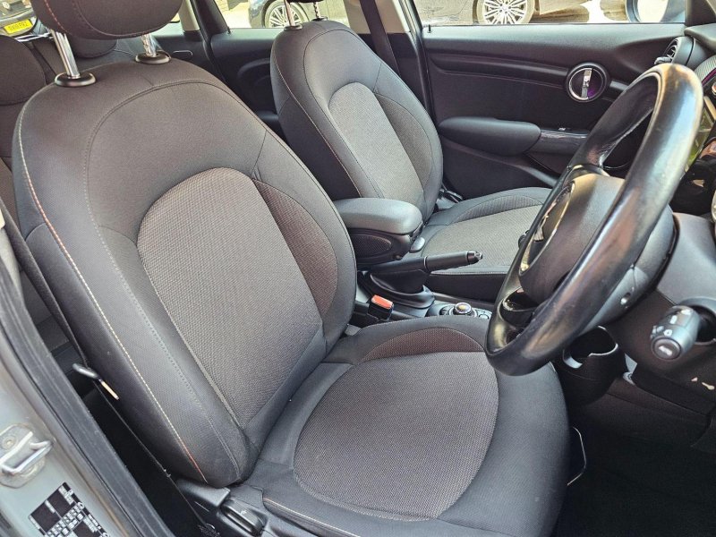 MINI HATCH