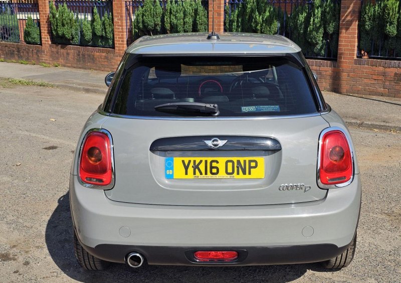 MINI HATCH