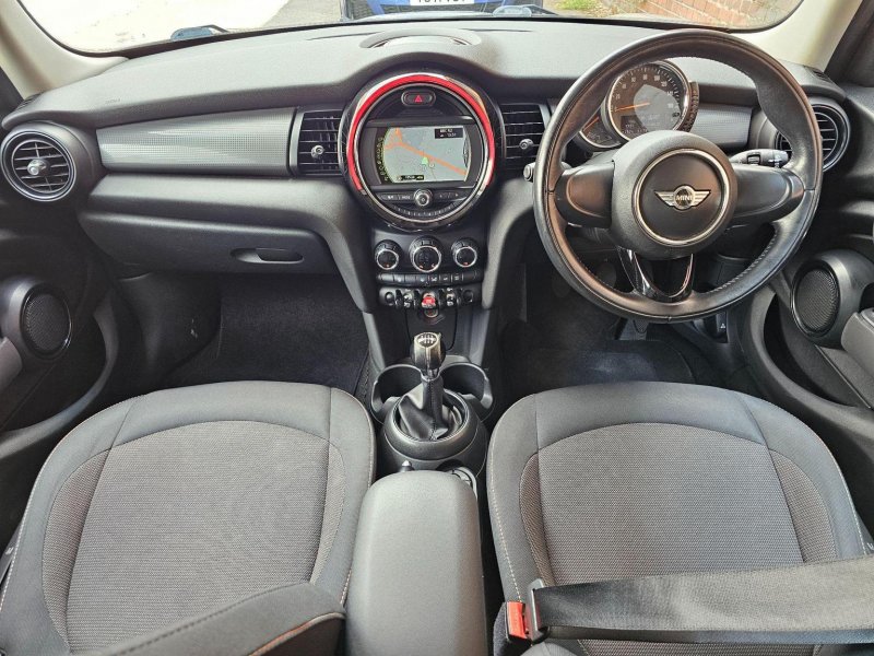 MINI HATCH