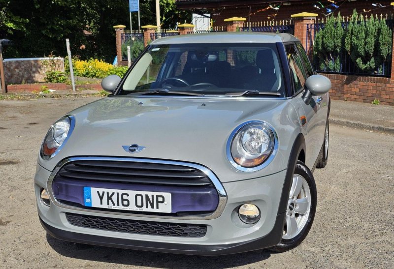 MINI HATCH
