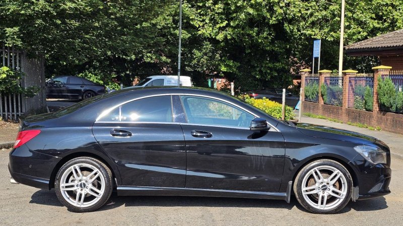 MERCEDES-BENZ CLA