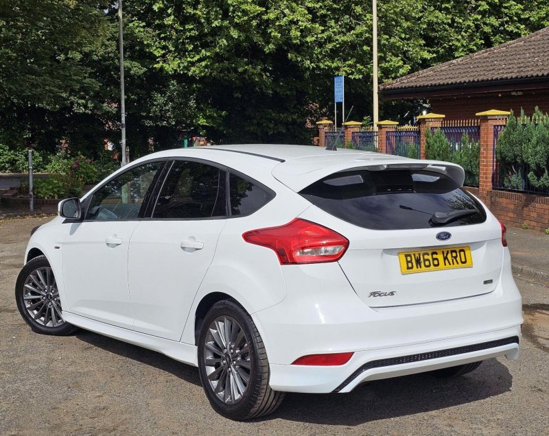FORD FOCUS