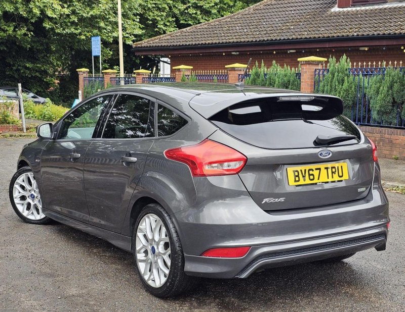 FORD FOCUS