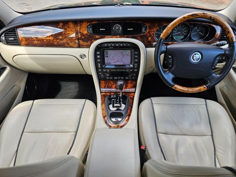 JAGUAR XJ