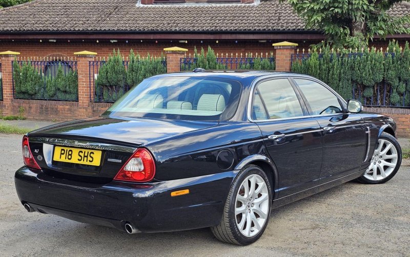 JAGUAR XJ