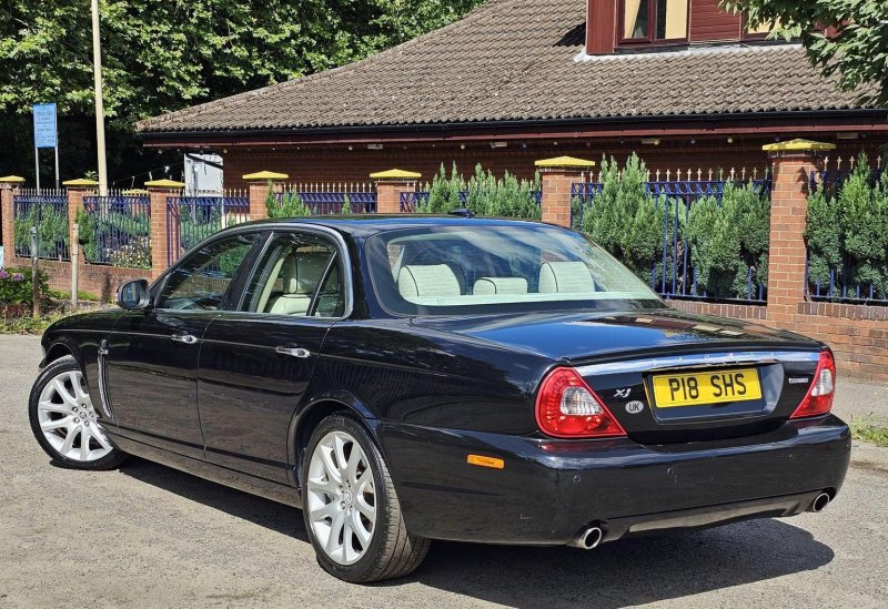 JAGUAR XJ