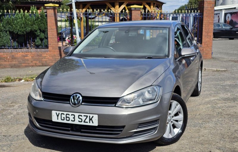 VOLKSWAGEN GOLF