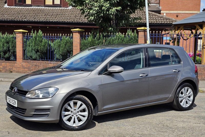 VOLKSWAGEN GOLF