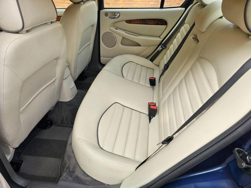 JAGUAR X-TYPE