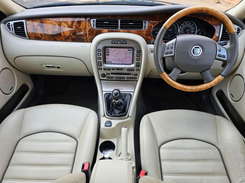 JAGUAR X-TYPE