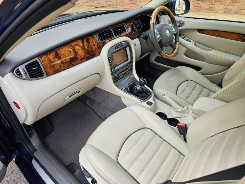 JAGUAR X-TYPE