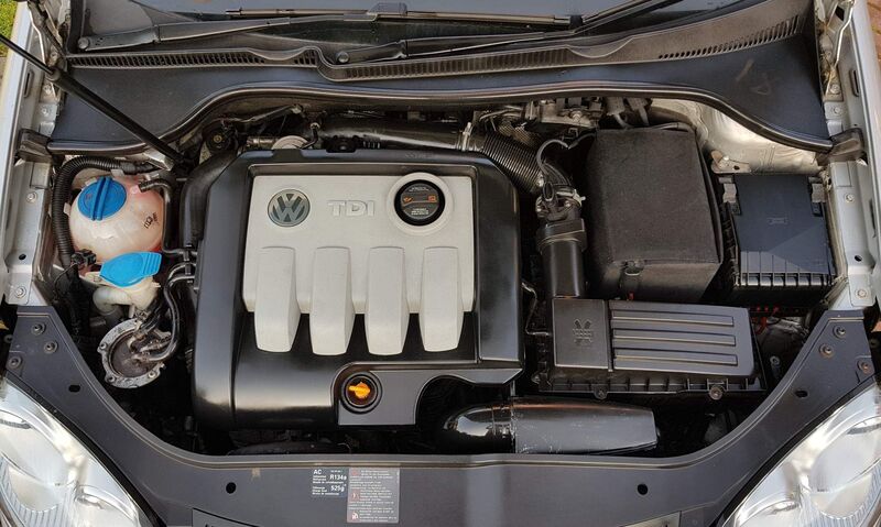 VOLKSWAGEN GOLF