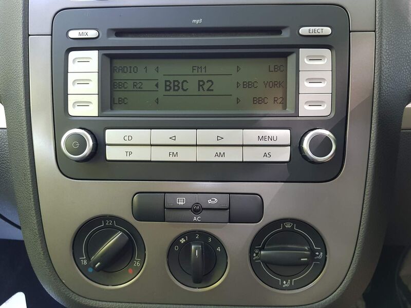 VOLKSWAGEN GOLF