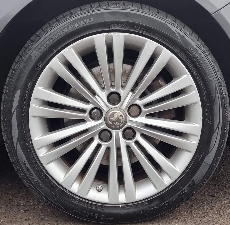 VAUXHALL INSIGNIA