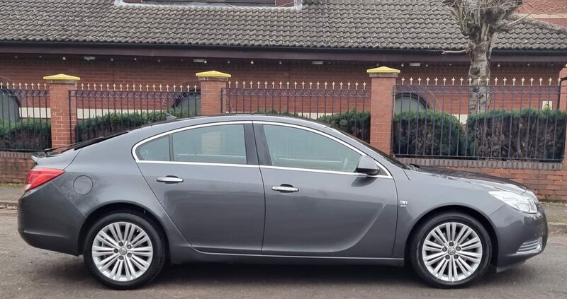 VAUXHALL INSIGNIA