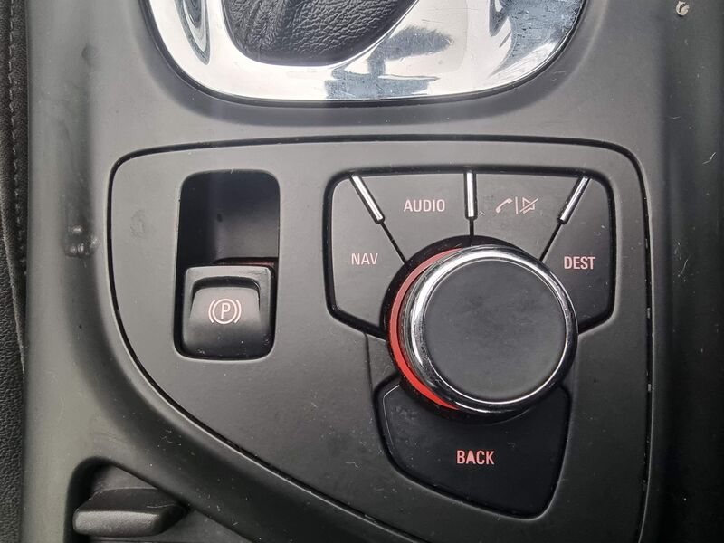 VAUXHALL INSIGNIA