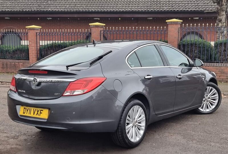 VAUXHALL INSIGNIA